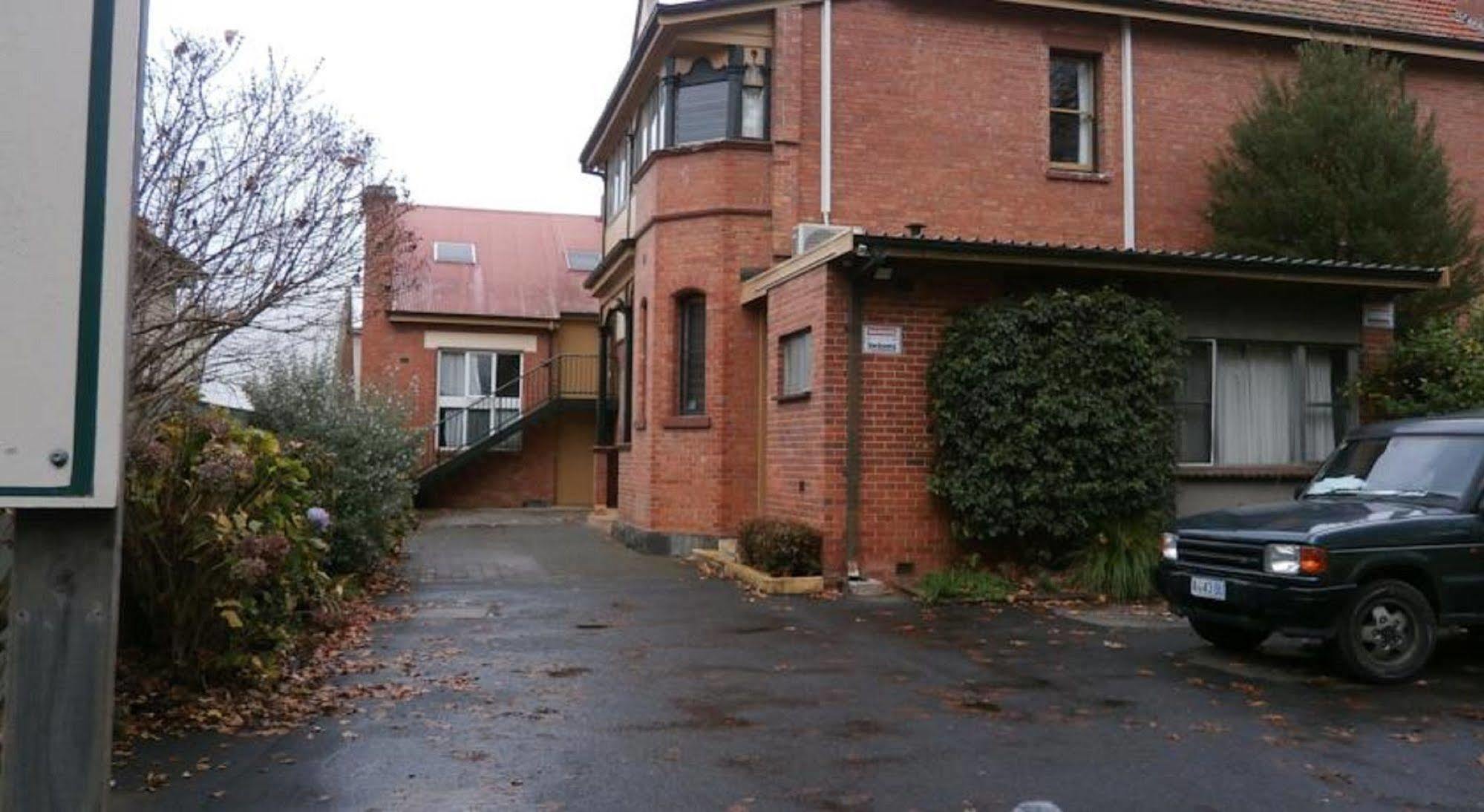Хостел Launceston Backpackers Экстерьер фото