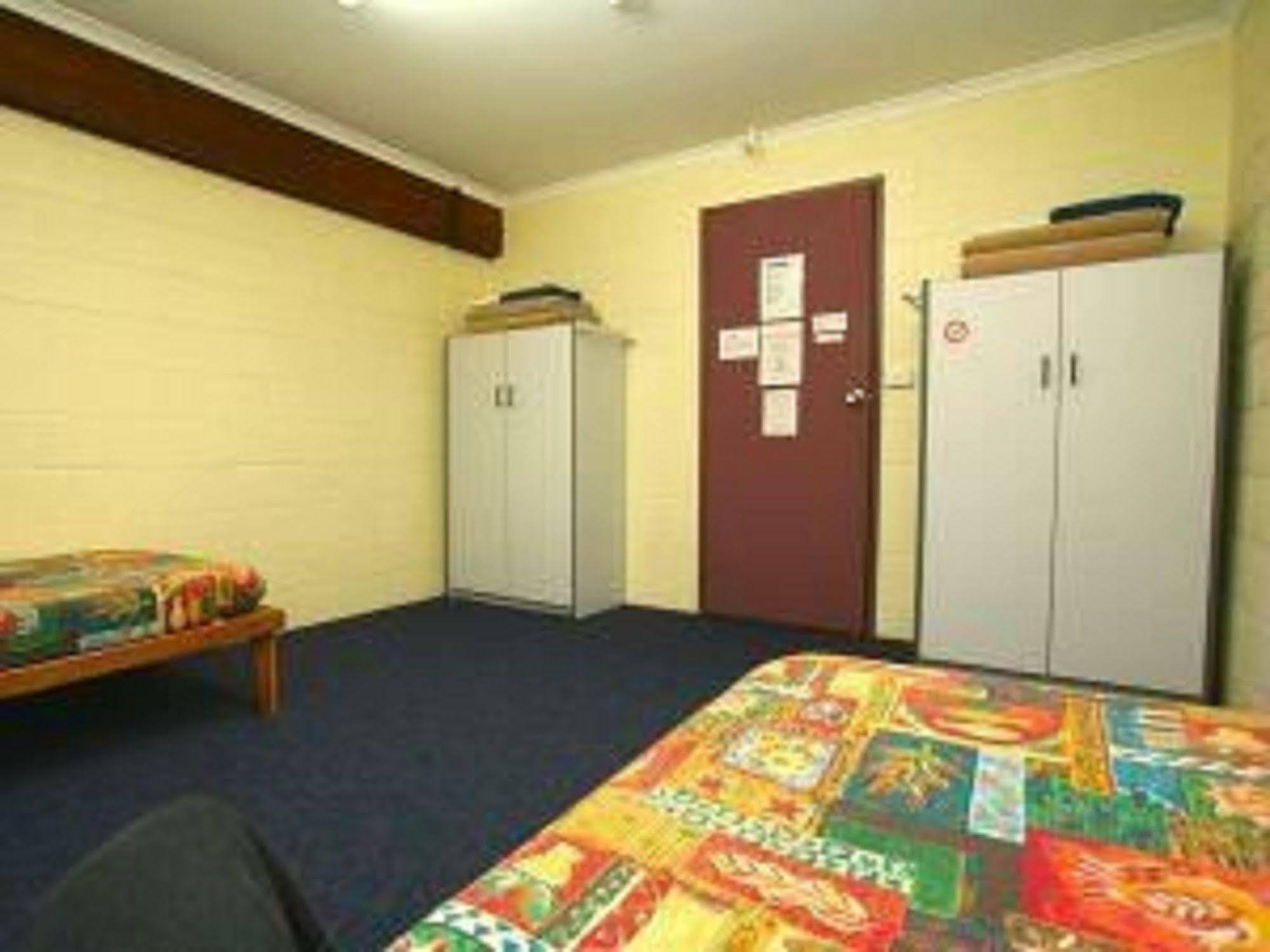 Хостел Launceston Backpackers Экстерьер фото